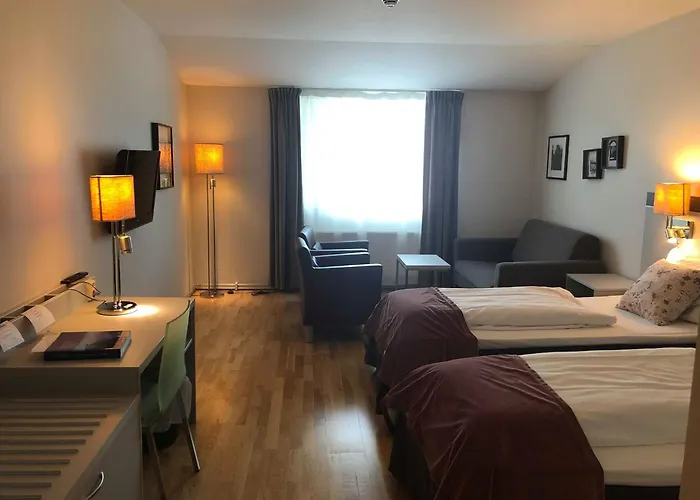 Skaslien & Otel